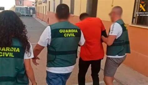 violacion roquetas de mar|A prisión por violar y dejar malheridas a dos mujeres en。